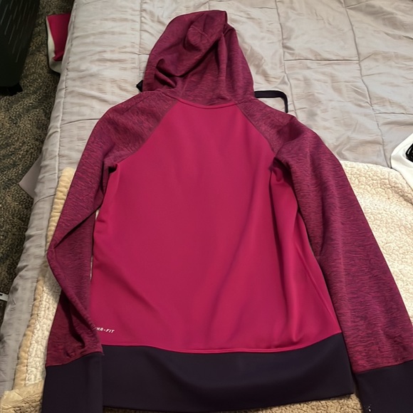Magenta Nike therma fit jacket - Picture 3 of 3